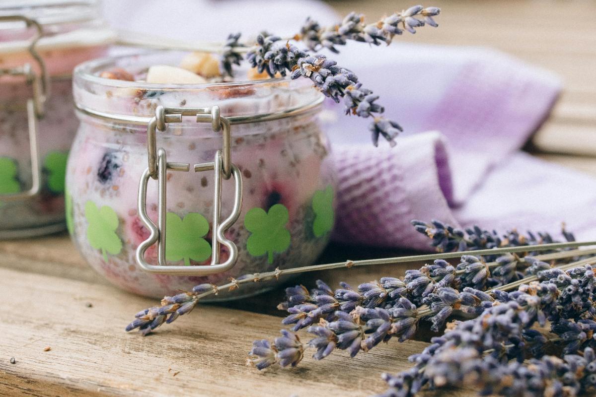 2. Retete de budinca de chia - cum poti personaliza varianta clasica_budinca de chia, lavanda, masa 2